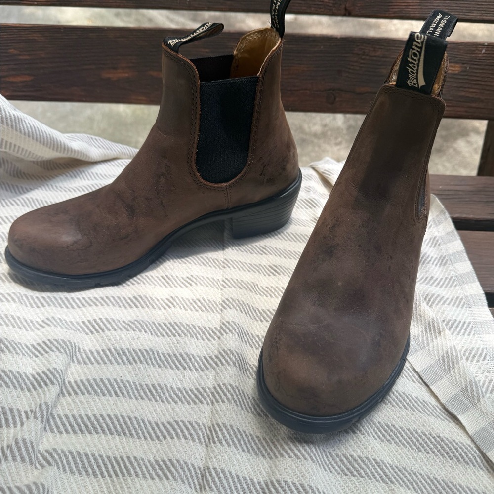 Blundstone Brown Heeled Chelsea Boots